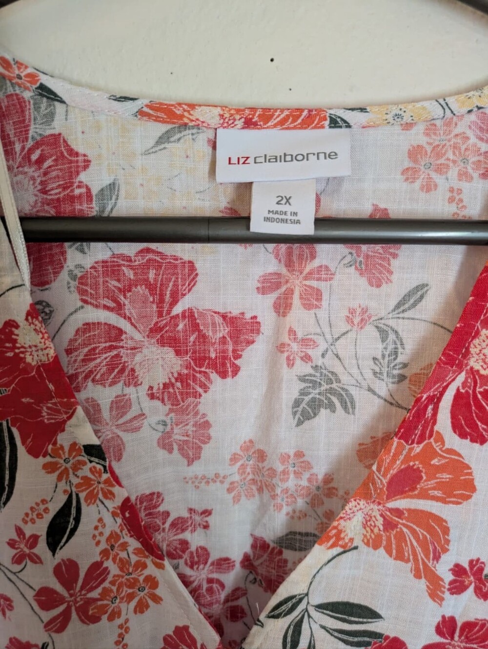 Liz Claiborne Women’s 2X Floral Button Front Blouse Tunic Top NWT - Picture 3 of 5
